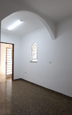 Casa à venda com 135m², 4 quartos e 2 vagasCopa