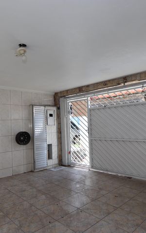 Casa à venda com 135m², 4 quartos e 2 vagasGaragem