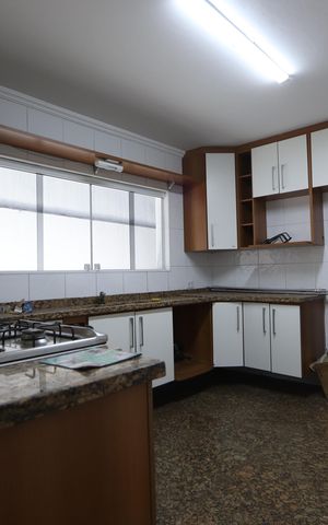 Casa à venda com 135m², 4 quartos e 2 vagasCozinha