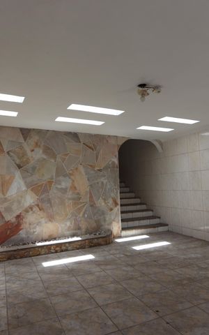 Casa à venda com 135m², 4 quartos e 2 vagasGaragem