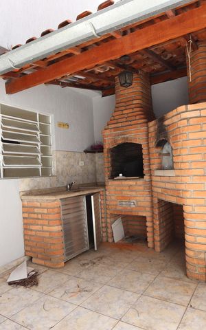 Casa à venda com 135m², 4 quartos e 2 vagasÁrea de Lazer