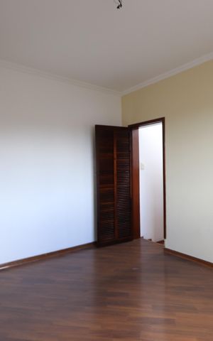 Casa à venda com 135m², 4 quartos e 2 vagasSuíte