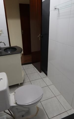 Casa à venda com 135m², 4 quartos e 2 vagasBanheiro da Suíte