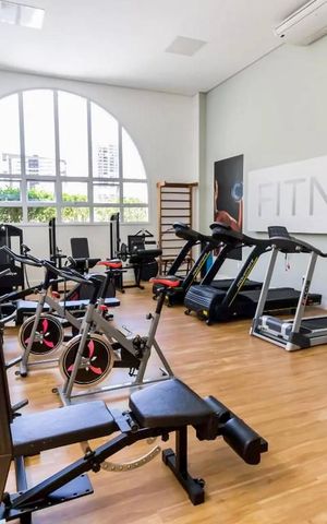 Apartamento à venda com 202m², 3 quartos e 4 vagas Apartamento à venda com 202m², 3 quartos e 4 vagasÁrea Comum - Academia