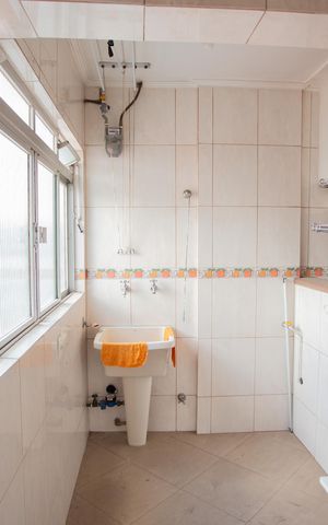 Apartamento à venda com 77m², 2 quartos e 1 vaga Apartamento à venda com 77m², 2 quartos e 1 vagaÁREA DE SERVIÇO