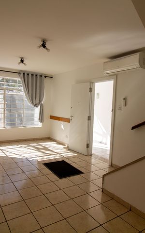 Casa à venda com 120m², 3 quartos e 2 vagas Casa à venda com 120m², 3 quartos e 2 vagasSala / Sala de Jantar