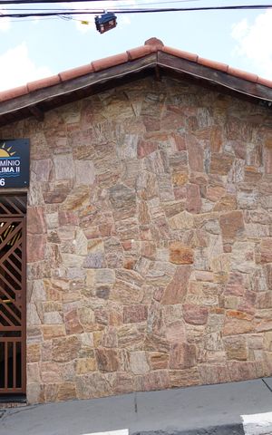 Casa à venda com 200m², 2 quartos e 2 vagasFachada casa