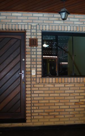 Casa à venda com 200m², 2 quartos e 2 vagasFrente da casa