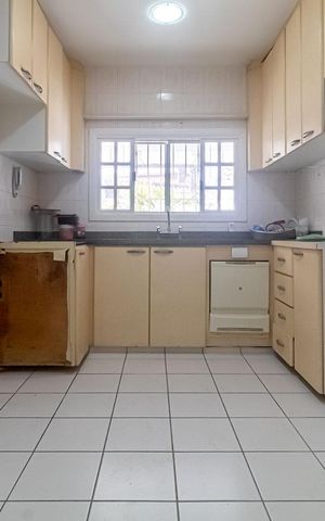 Casa de condomínio à venda com 241m², 3 quartos e 3 vagas