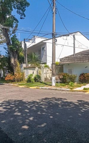 Casa de condomínio à venda com 241m², 3 quartos e 3 vagas