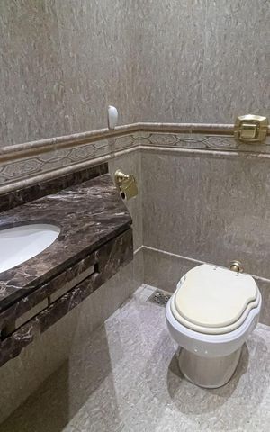Casa de condomínio à venda com 241m², 3 quartos e 3 vagas