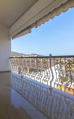 Casa de condomínio à venda com 241m², 3 quartos e 3 vagas
