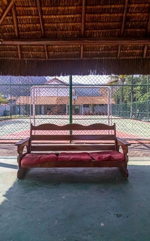 Casa de condomínio à venda com 241m², 3 quartos e 3 vagas