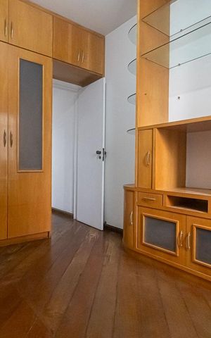 Casa de condomínio à venda com 241m², 3 quartos e 3 vagas