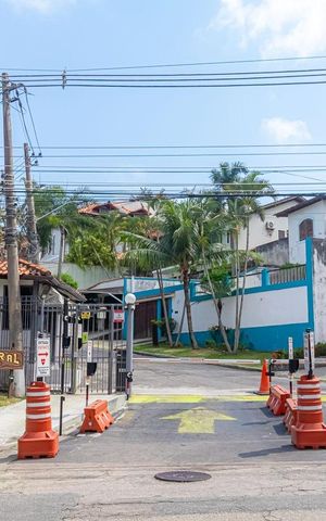 Casa de condomínio à venda com 241m², 3 quartos e 3 vagas