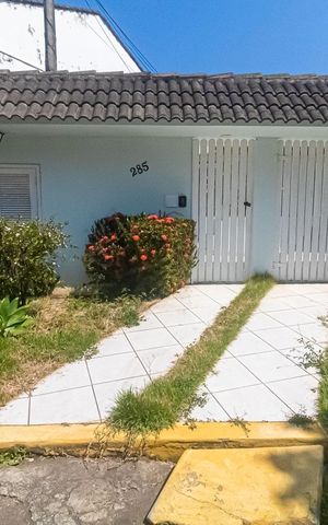 Casa de condomínio à venda com 241m², 3 quartos e 3 vagas