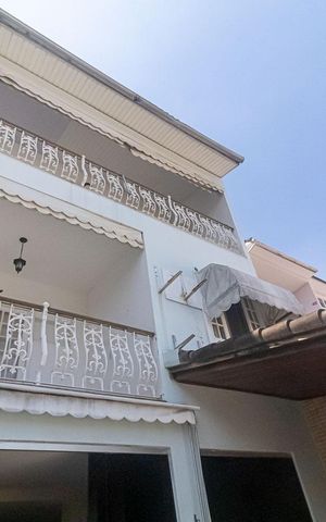 Casa de condomínio à venda com 241m², 3 quartos e 3 vagas