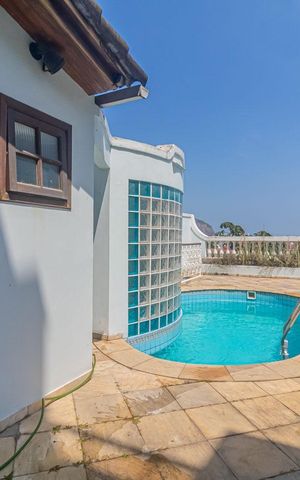 Casa de condomínio à venda com 241m², 3 quartos e 3 vagas