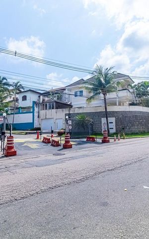 Casa de condomínio à venda com 241m², 3 quartos e 3 vagas