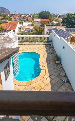Casa de condomínio à venda com 241m², 3 quartos e 3 vagas