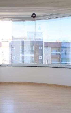Apartamento à venda com 85m², 3 quartos e 2 vagasVaranda Quarto 1 suíte