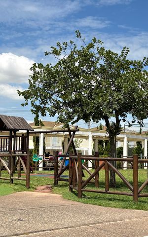 Casa de condomínio à venda com 110m², 3 quartos e 2 vagasÁrea comum - Playground