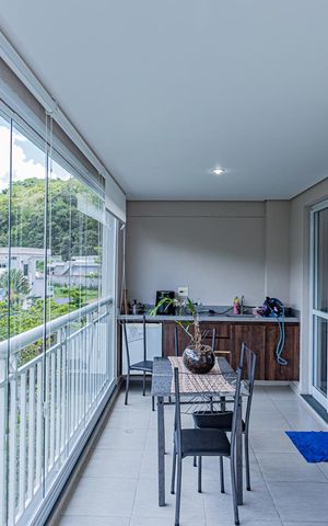 Apartamento à venda com 100m², 4 quartos e 2 vagas Apartamento à venda com 100m², 4 quartos e 2 vagasVaranda sala