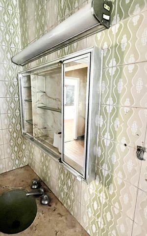 Casa para alugar com 170m², 4 quartos e 2 vagas Casa para alugar com 170m², 4 quartos e 2 vagasBanheiro