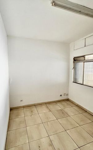 Casa para alugar com 170m², 4 quartos e 2 vagas Casa para alugar com 170m², 4 quartos e 2 vagasSala