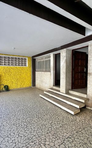 Casa para alugar com 170m², 4 quartos e 2 vagas Casa para alugar com 170m², 4 quartos e 2 vagasGaragem