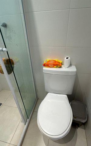 Apartamento à venda com 80m², 2 quartos e 2 vagas Apartamento à venda com 80m², 2 quartos e 2 vagasBanheiro da Suíte 1