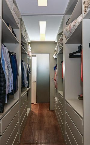 Apartamento à venda com 162m², 3 quartos e 3 vagasArmário da Suíte  2