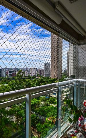 Apartamento à venda com 162m², 3 quartos e 3 vagasVaranda da Suíte  2