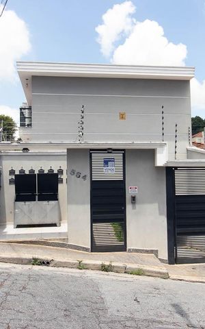 Casa de condomínio à venda com 55m², 2 quartos e 2 vagas Casa de condomínio à venda com 55m², 2 quartos e 2 vagasFachada
