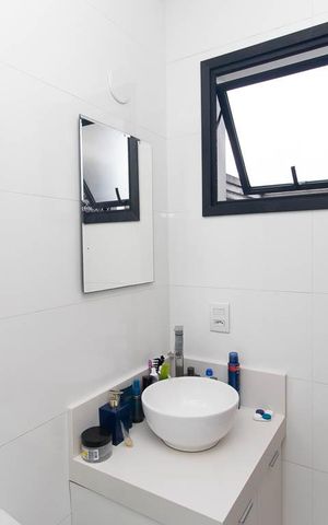 Casa de condomínio à venda com 55m², 2 quartos e 2 vagas Casa de condomínio à venda com 55m², 2 quartos e 2 vagasBanheiro da Suíte 2
