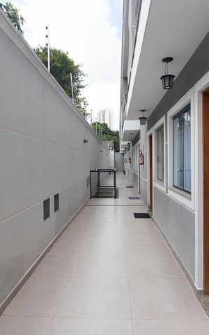 Casa de condomínio à venda com 55m², 2 quartos e 2 vagas Casa de condomínio à venda com 55m², 2 quartos e 2 vagasEntrada
