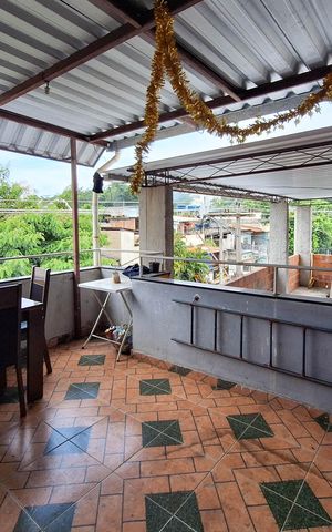 Casa à venda com 80m², 3 quartos e sem vaga Casa à venda com 80m², 3 quartos e sem vagaVaranda