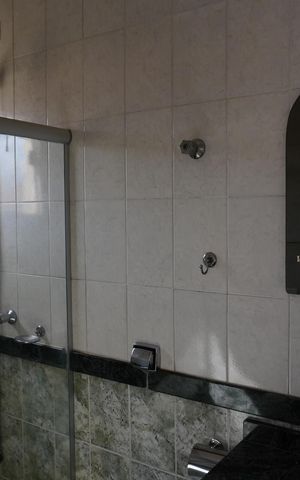 Casa para alugar com 416m², 4 quartos e 6 vagasBanheiro da Suíte 2