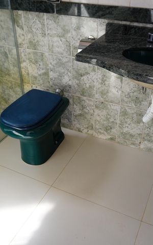 Casa para alugar com 416m², 4 quartos e 6 vagasBanheiro da Suíte 2