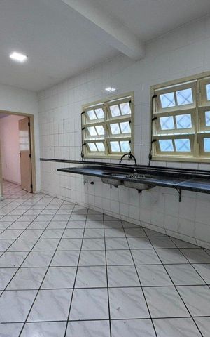 Casa para alugar com 150m², 1 quarto e 2 vagas Casa para alugar com 150m², 1 quarto e 2 vagasCozinha