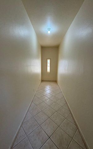 Casa para alugar com 150m², 1 quarto e 2 vagas Casa para alugar com 150m², 1 quarto e 2 vagasCorredor