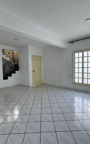 Casa para alugar com 150m², 1 quarto e 2 vagas Casa para alugar com 150m², 1 quarto e 2 vagasSala