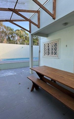 Casa para alugar com 150m², 1 quarto e 2 vagas Casa para alugar com 150m², 1 quarto e 2 vagasÁrea externa