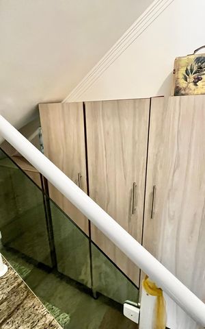 Casa à venda com 138m², 3 quartos e 3 vagasEscada