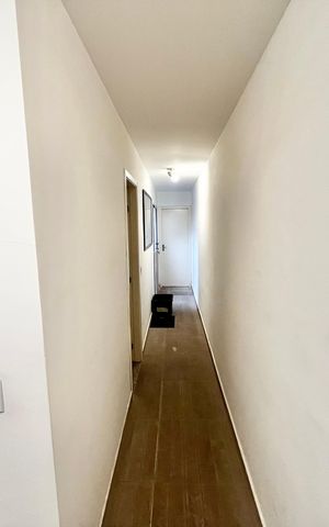 Casa à venda com 138m², 3 quartos e 3 vagasCorredor