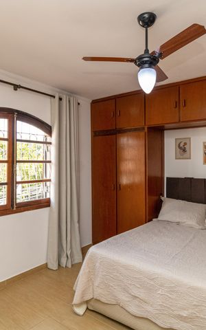 Casa à venda com 132m², 4 quartos e 1 vaga Casa à venda com 132m², 4 quartos e 1 vagaSuíte