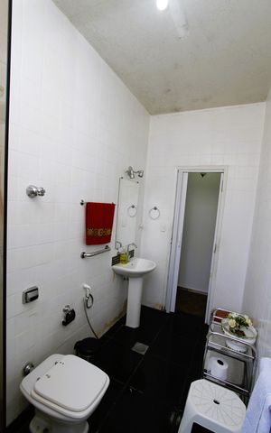 Casa à venda com 336m², 4 quartos e 2 vagasBanheiro Social