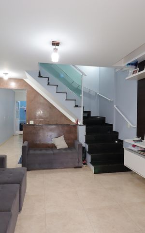 Casa à venda com 152m², 3 quartos e 2 vagasSala