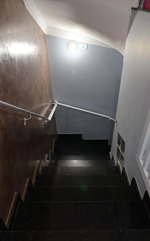 Casa à venda com 152m², 3 quartos e 2 vagasEscada da Entrada