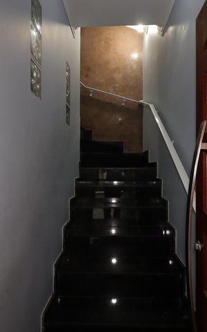 Casa à venda com 152m², 3 quartos e 2 vagasEscada da Entrada